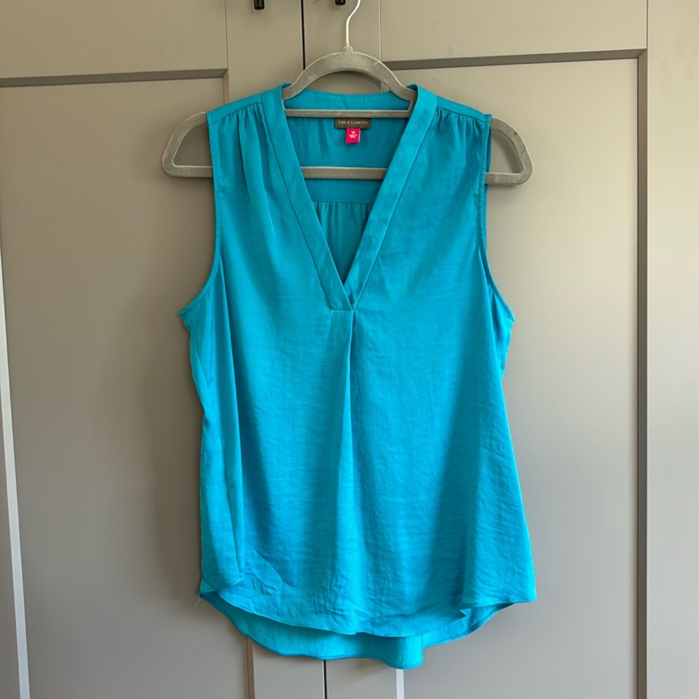Vince Camuto • Sleeveless V Neck Rumple Blouse